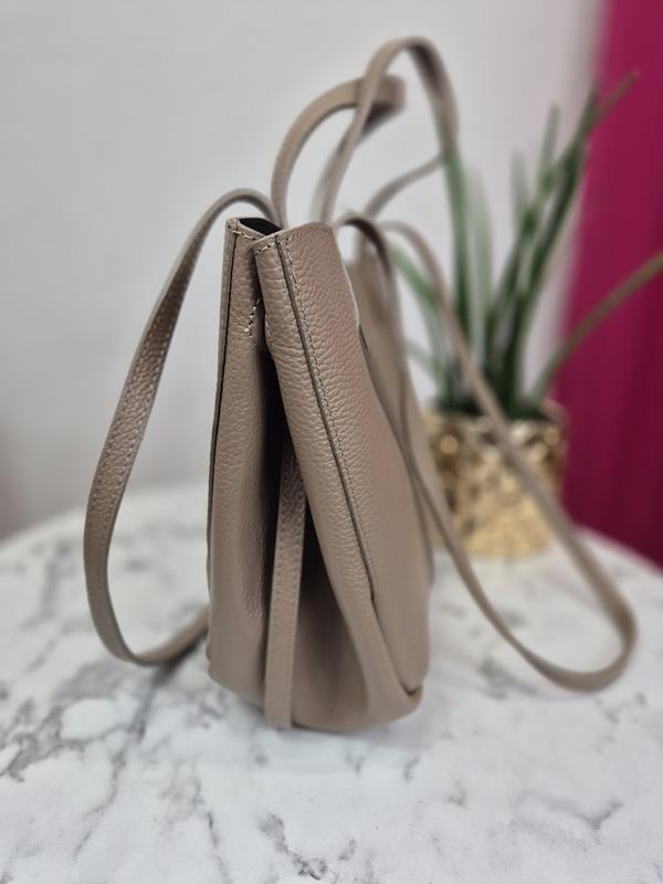 Skórzana torebka w kolorze fango zdjęcie 2