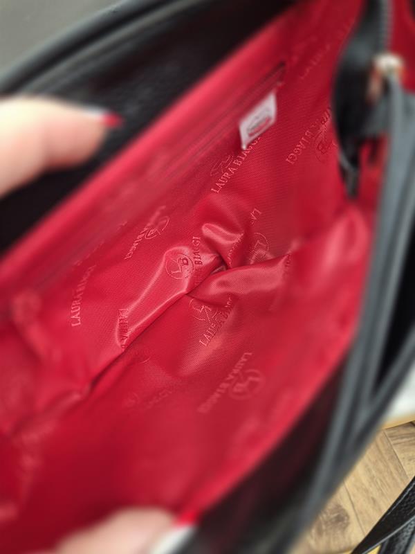 Mała torebka Laura Biaggi z klapką w kolorze brązowym zdjęcie 4