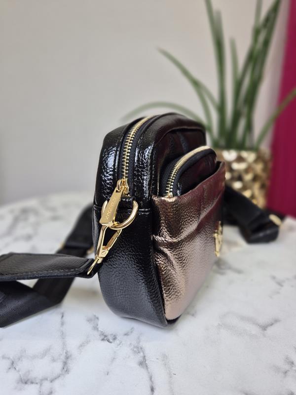 HIT mała torebka Laura Biaggi z kieszonką w kolorze czarnym zdjęcie 3