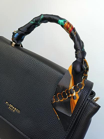 Piękny kuferek FLORA czarny z rączką zawiniętą w apaszkę zdjęcie 3