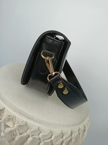 HIT Piękna półokrągła torebka Laura Biaggi czerń w minimalistycznym stylu zdjęcie 3