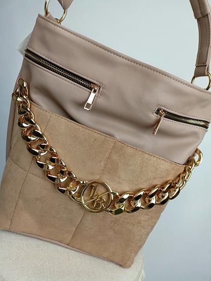 Piękna torebka beżowa Laura Biaggi shopperka z ekoskóry z przodem zamszowym oraz z łańcuchem