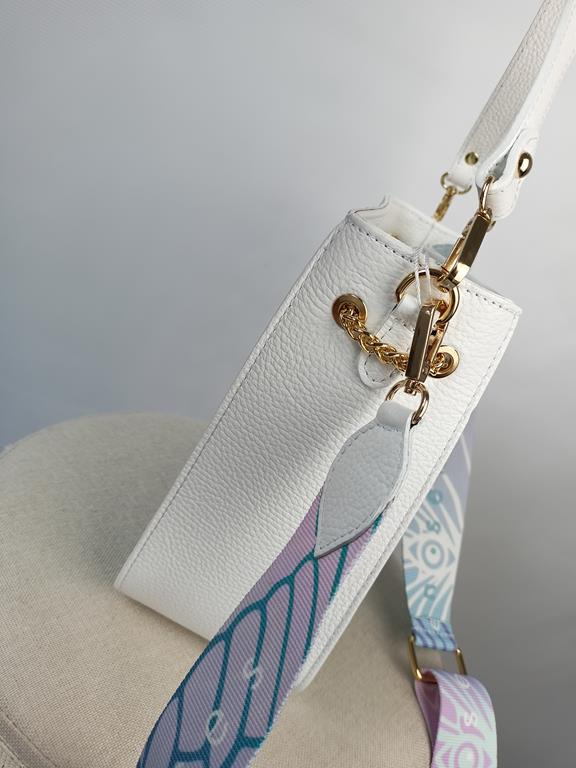 Piękna torebka EGO motylek biały z zamszowym baby blue i z kolorowym paseczkiem skóra naturalna zdjęcie 3