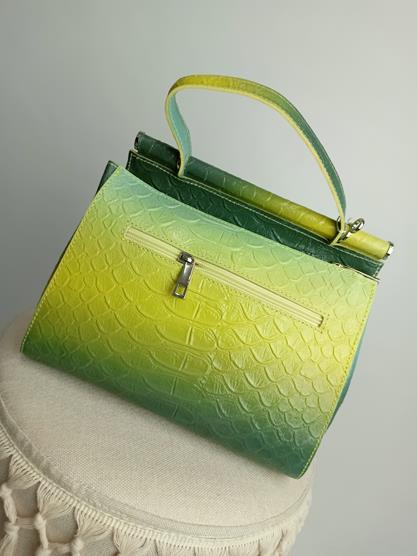 Przepiękny kuferek EGO z efektem cieniowania żółto-zielony skóra naturalna