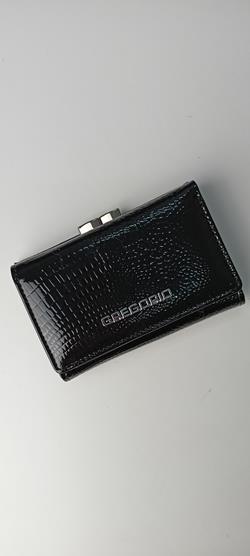 Mały portfel Gregorio czarny z klapką w wężowy  wytłok skóra naturalna zdjęcie 1
