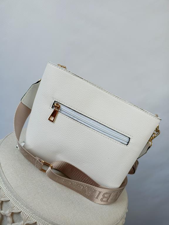 Przepiękna torebka Laura Biaggi biała z łańcuszkiem