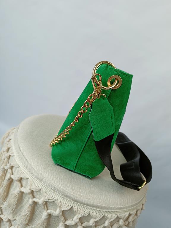 Przepiękna torebka Laura Biaggi zielona z łańcuszkiem zdjęcie 2