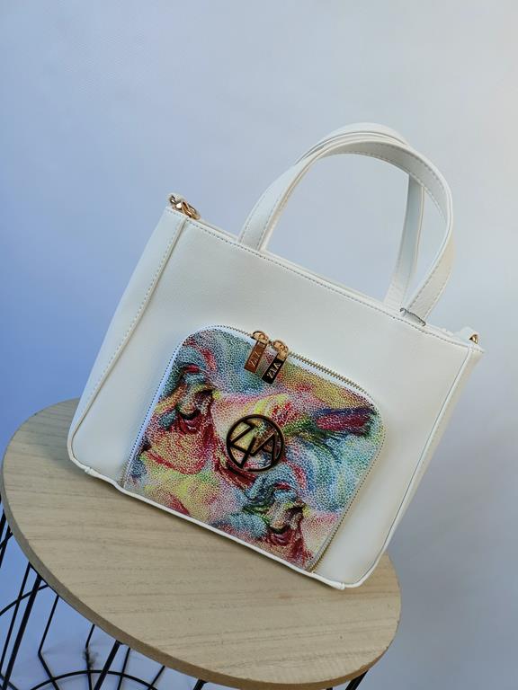 Piękna biała torebka ZIA z kolorowym printem na kieszonce z przodu zdjęcie 1