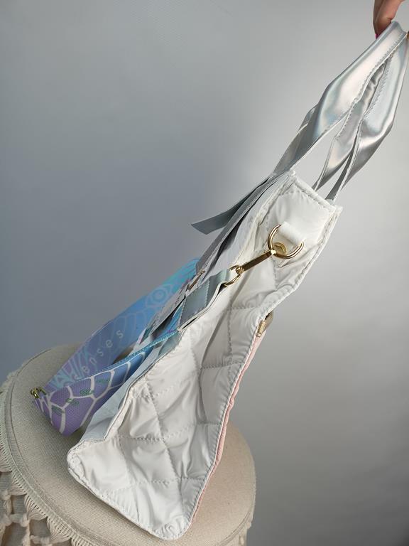 Piękna torebka EGO pikowana biała z morelowa kieszonką z przodu i ze srebrnymi rączkami zdjęcie 2