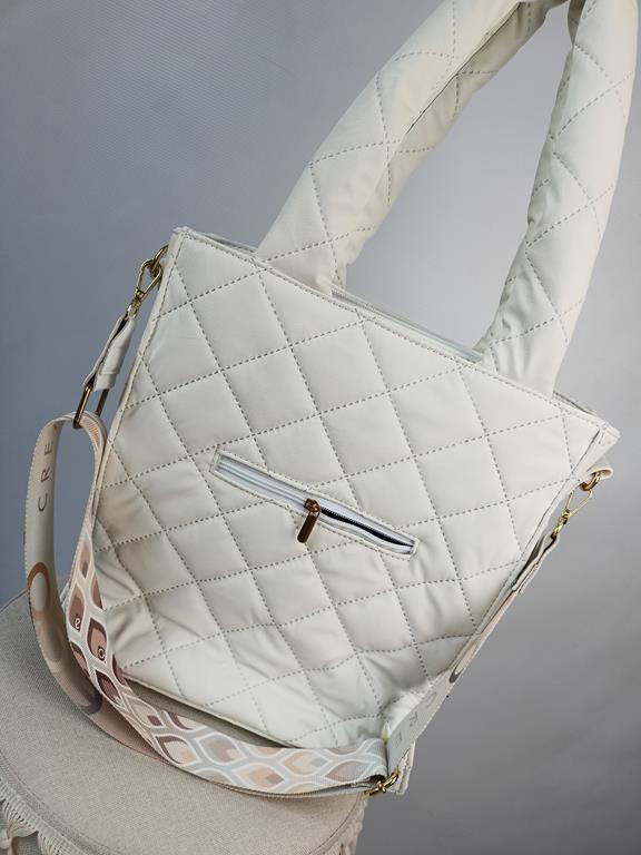 Piękna torebka EGO pikowana biała z pompowanymi rączkami zdjęcie 3
