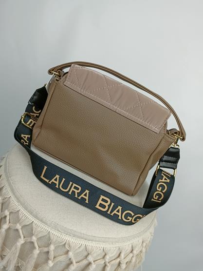 HIT piękna beżowa torebka Laura Biaggi z bazą z ekoskóry z pikowaną klapką