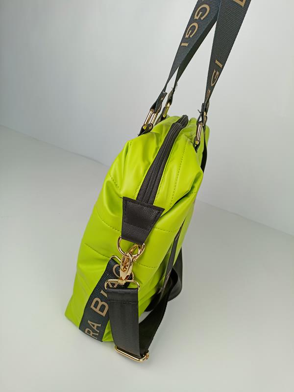 Limonkowa pikowana shopperka Laura Biaggi z suwaczkiem i z ozdobnymi sportowymi pasami ekoskóra zdjęcie 2