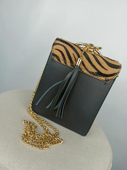 HIT przepiękny model torebki EGO czarna z klapką z motywem beżowej zeberki skóra naturalna zdjęcie 4