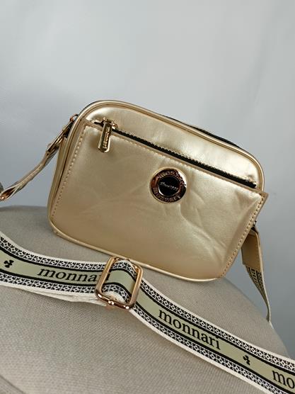 Piękna torebka Monnari złota jednokomorowa z kieszonką na przodzie i ze sportowym paskiem zdjęcie 2
