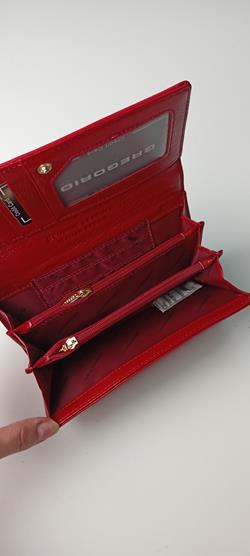 Duży portfel GREGORIO czerwony gładki ze złotym logo skóra naturalna