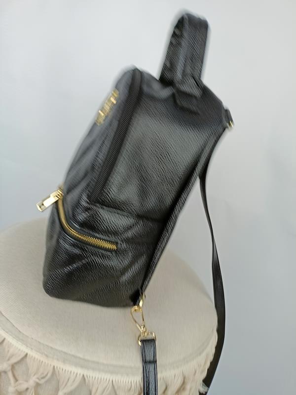 Czarny błyszczący plecak Laura Biaggi ze złotymi dodatkami zdjęcie 4