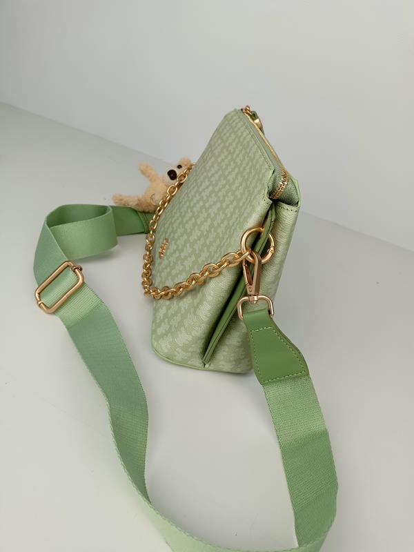 Piękna torebka LULU zielona z ozdobnym łańcuszkiem na przodzie zdjęcie 3