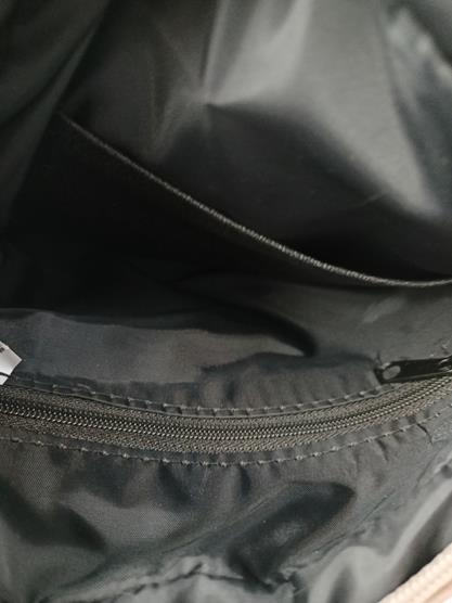 Piekna torebka Laura Biaggi w kolorze taupe pikowana ekoskóra dwie komory czarny pasek zdjęcie 4