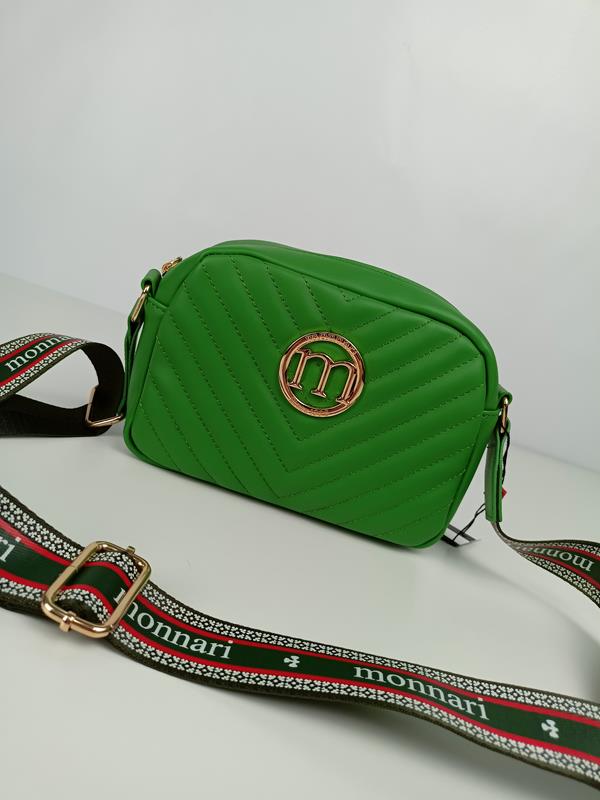 Piękna torebka Monnari zielona pikowana z ciekawym szerokim paskiem zdjęcie 2