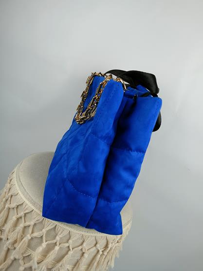 HIT piękna shopperka Laura Biaggi duża pikowana w kolorze chabrowym z łańcuchem zamsz zdjęcie 3