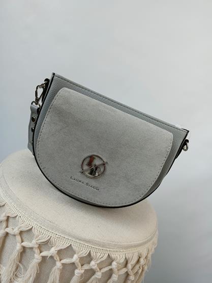 Piękna półokrągła szara torebka Laura Biaggi z zamszową kieszonką z przodu zdjęcie 1