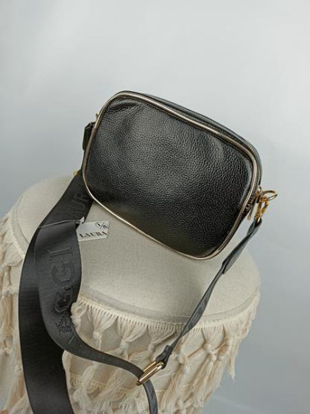 Piekna torebka Laura Biaggi czarna ekoskóra z małą kieszonką na suwak z przodu zdjęcie 4
