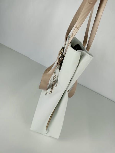 Świetna shopperka Laura Biaggi biała z pisanym logo na przodzie torebki zdjęcie 3