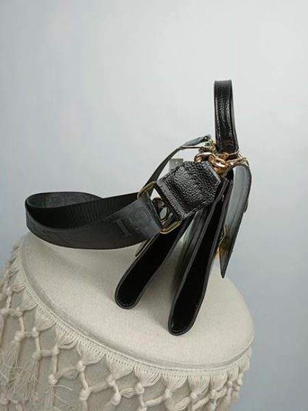 Świetny kuferek Laura Biaggi czarny z klapką w wężowy brązowy print dwie komory zdjęcie 3