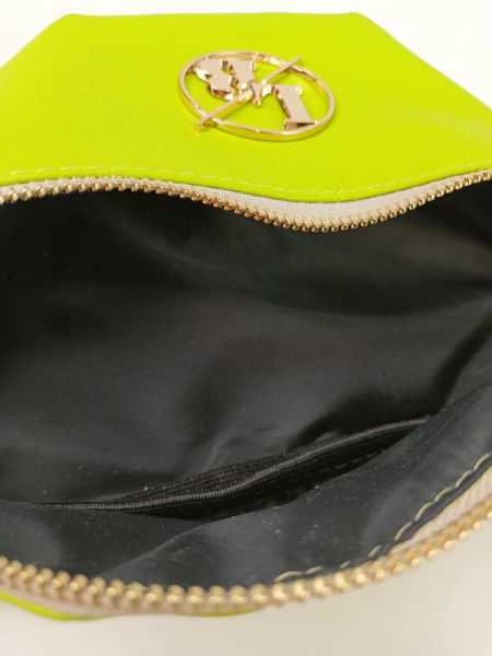 Piękna nerka Laura Biaggi limonka ze złotym logo i jasnym suwakiem zdjęcie 3