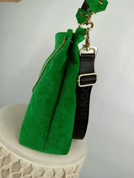 Piękna shopperka Laura Biaggi zielona z łańcuszkiem zamsz zdjęcie 3